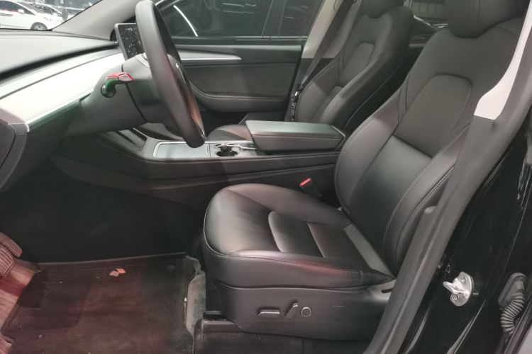 特斯拉 Model Y 2022款 改款 长续航全轮驱动版中控内饰19