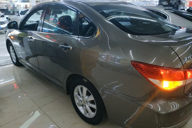 日产 轩逸 2019款 经典 1.6XE+ CVT智联领先版车身外观4