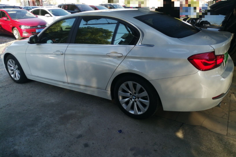 宝马3系 2017款 318Li 时尚型车身外观4