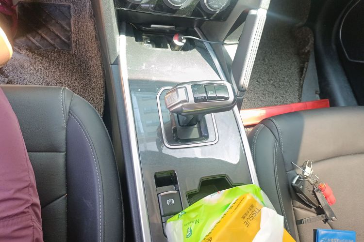 哈弗H6 2021款 运动版 1.5T 自动精英智联型 六边形格栅局部细节18