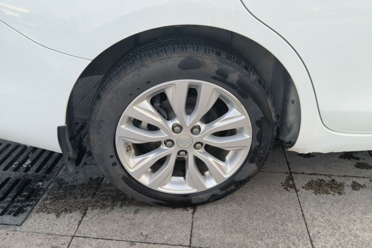 别克 英朗 2021款 改款 典范 1.5L 自动精英型车身外观6008