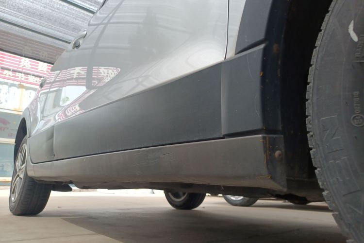 大众 2012款 1.6L Cross Polo AT机舱底盘29