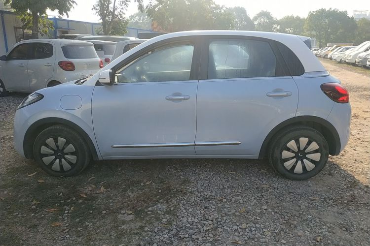 五菱汽车 五菱缤果 2023款 410km 灵犀尊享款车身外观4