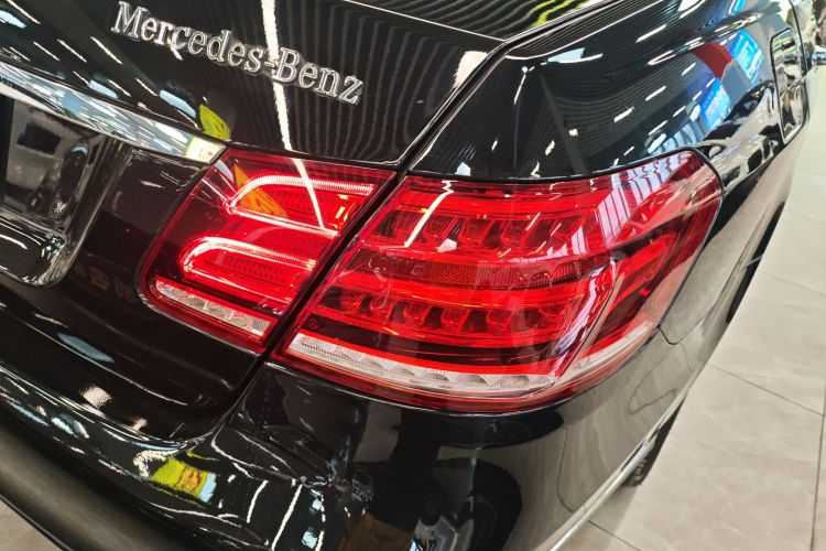 奔驰E级 2015款 改款 E 200 L车身外观9