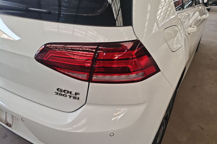 大众 高尔夫 2020款 挚爱版 280TSI DSG舒适型车身外观9