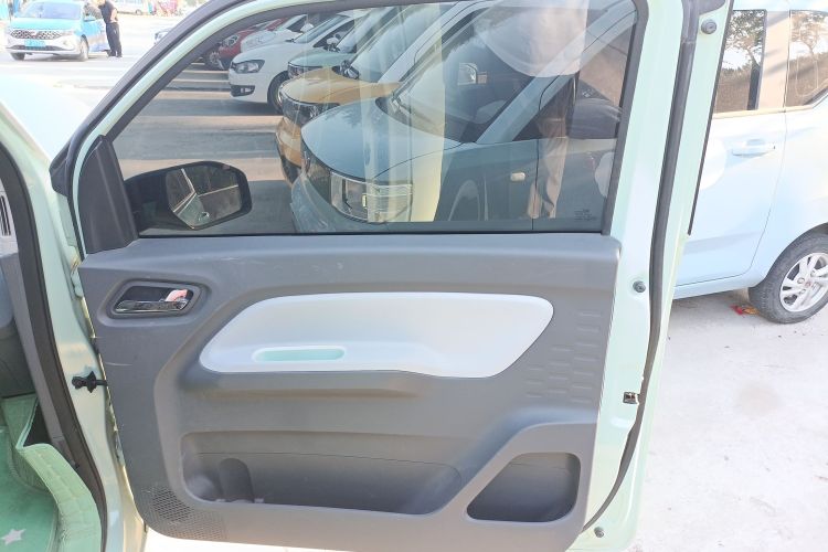 五菱汽车 宏光MINIEV 2021款 马卡龙时尚款 磷酸铁锂中控内饰7005