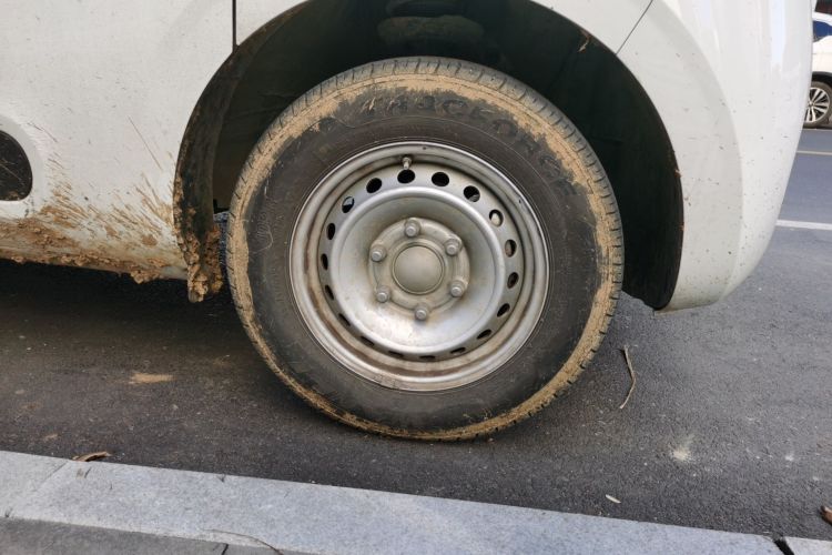 上汽大通MAXUS 大拿V1 2024款 V1 短轴低顶 多功能版（51kWh）车身外观6007