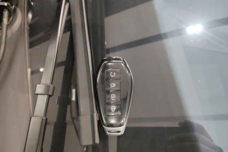 腾势Z9 2024款 1100km 四驱Max版中控内饰11