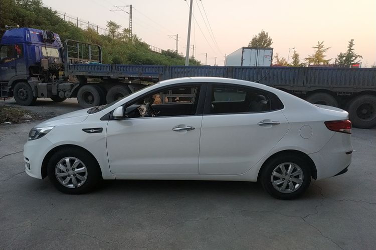 起亚K2 2015款 三厢 1.4L AT GLS车身外观6003