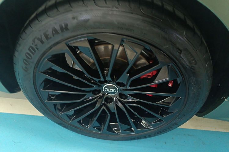 奥迪A7L 2022款 45 TFSI S-line 筑梦青春版车身外观6006