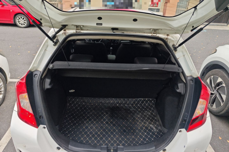 本田 飞度 2016款 1.5L LXS CVT舒适天窗版局部细节23