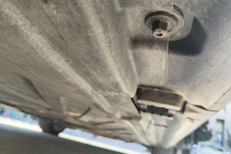 奔驰C级 2019款 C 180 L 时尚型运动版局部细节9002