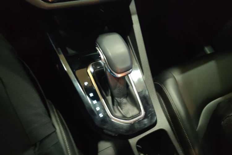 福特 福睿斯 2021款 1.5L 自动钻石版局部细节18