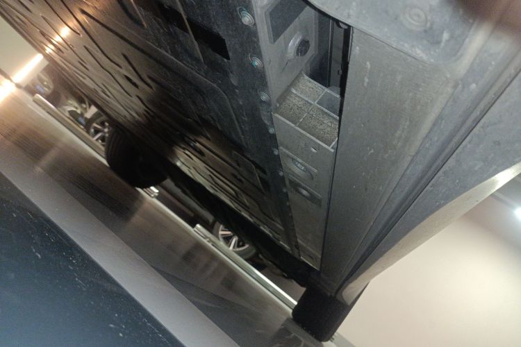 蔚来ES8 2023款 75kWh 行政版局部细节9004