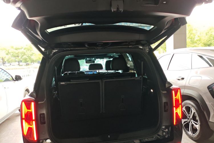 广汽传祺 传祺GS8 2022款 领航系列 2.0TGDI 两驱豪华智联版（七座）机舱底盘23