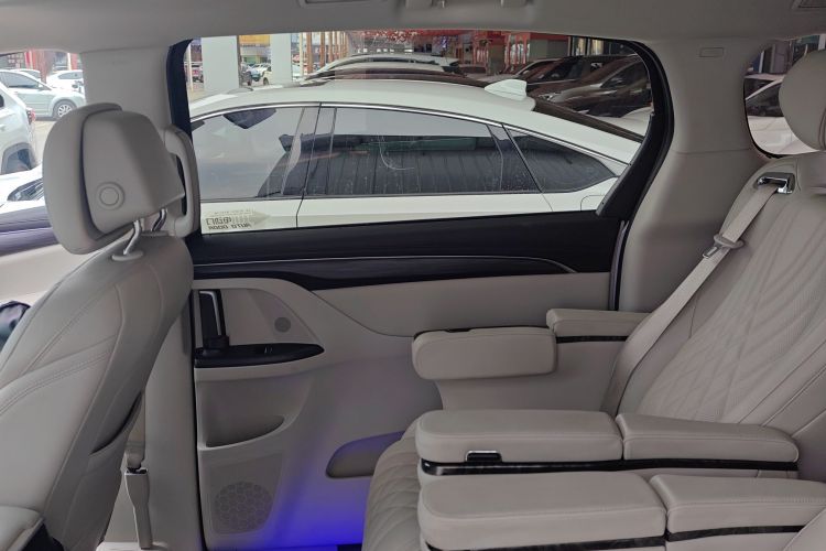 别克GL8 2022款 ES陆尊 653T 舒适型中控内饰7006