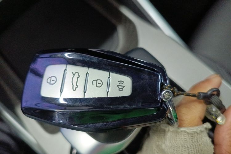 吉利汽车 帝豪 2025款 第4代 1.5L CVT尊贵型中控内饰11