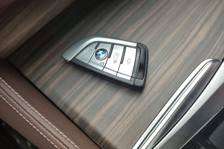 宝马5系 2018款 改款 530Li 领先型 豪华套装中控内饰11