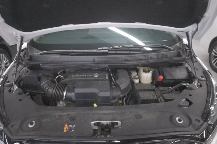 别克GL8 2023款 ES陆尊 舒适型机舱底盘24