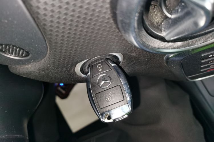 奔驰A级(进口) 2015款 A 200 时尚型中控内饰11