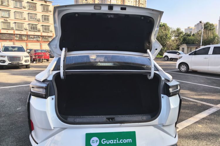 东风风神 奕炫 2023款 马赫版 1.5L 自动追风版机舱底盘23