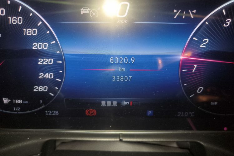 奔驰C级 2023款 C 260 L 运动版中控内饰15