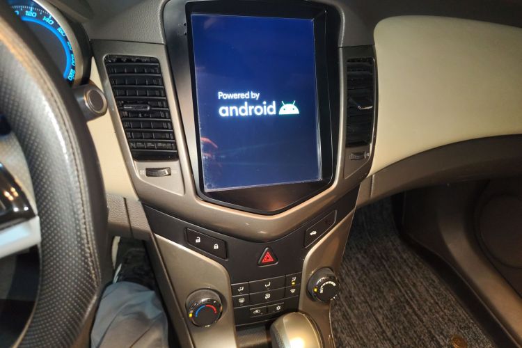 雪佛兰 科鲁兹 2015款 1.5L 经典 SE AT中控内饰16