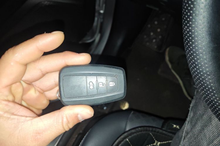 丰田 亚洲狮 2021款 2.0L 尊享版中控内饰11