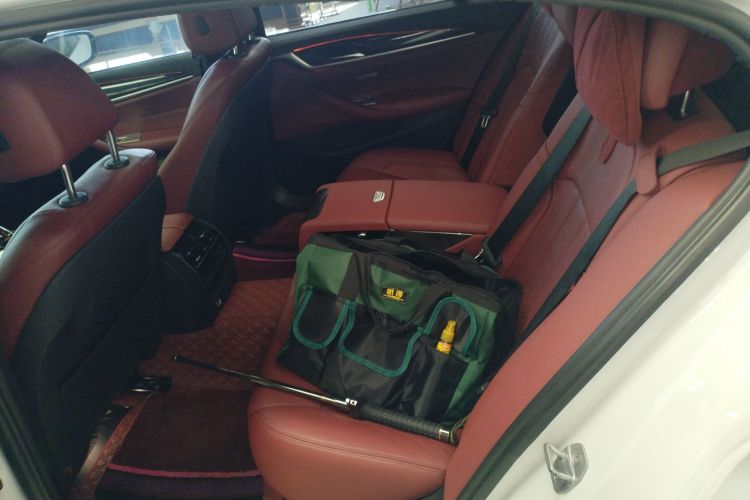 宝马5系 2018款 改款 530Li 领先型 M运动套装中控内饰21