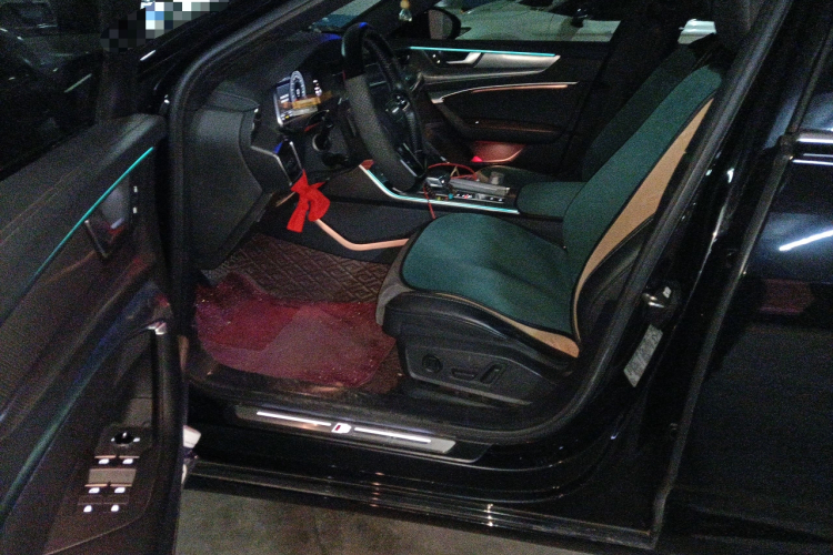 奥迪A6L 2020款 45 TFSI quattro 臻选动感型中控内饰20