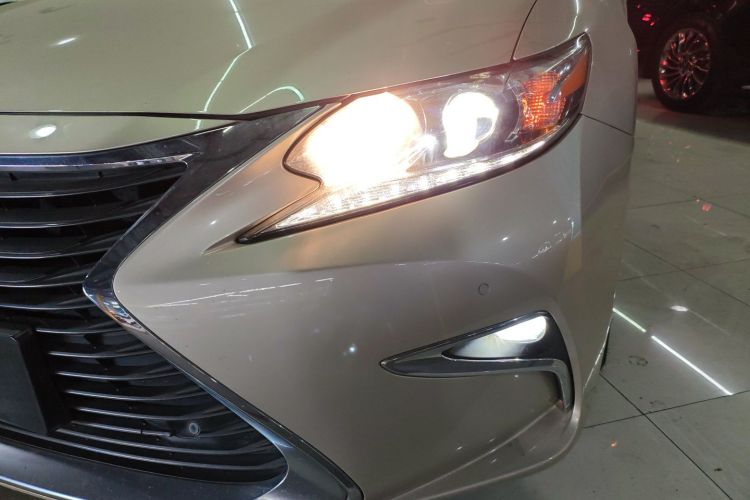 雷克萨斯ES 2015款 200 精英版局部细节36