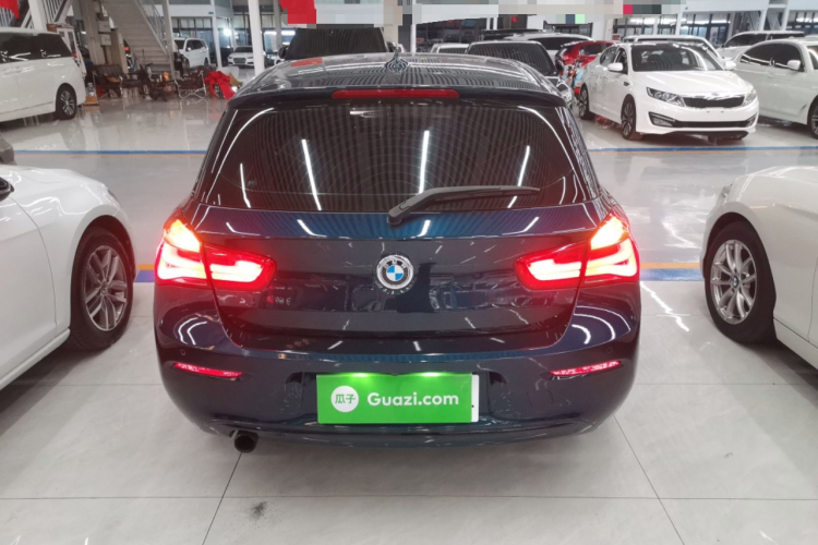 宝马1系(进口) 2015款 120i 运动设计套装车身外观6