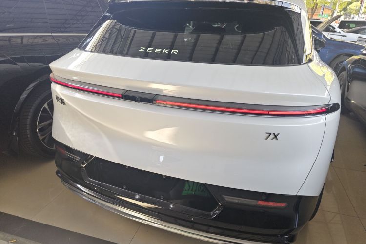 极氪7X 2025款 75kWh 后驱智驾版车身外观6