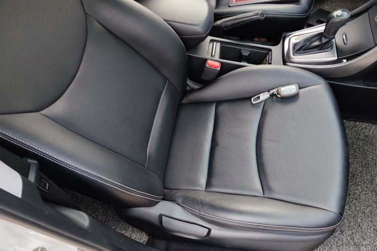 现代 朗动 2016款 1.6L 自动尊贵型局部细节41