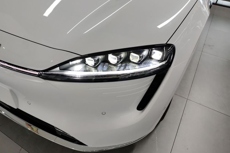 鸿蒙智行 智界R7 2025款 增程 331km Ultra局部细节36