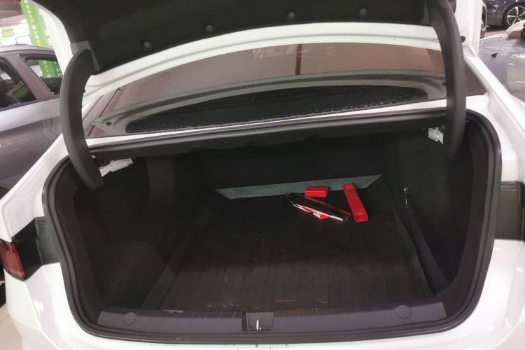 比亚迪 秦PLUS 2024款 荣耀版 DM-i 55KM领先型机舱底盘23