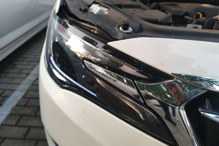 别克GL6 2018款 18T 6座尊贵型车身外观8