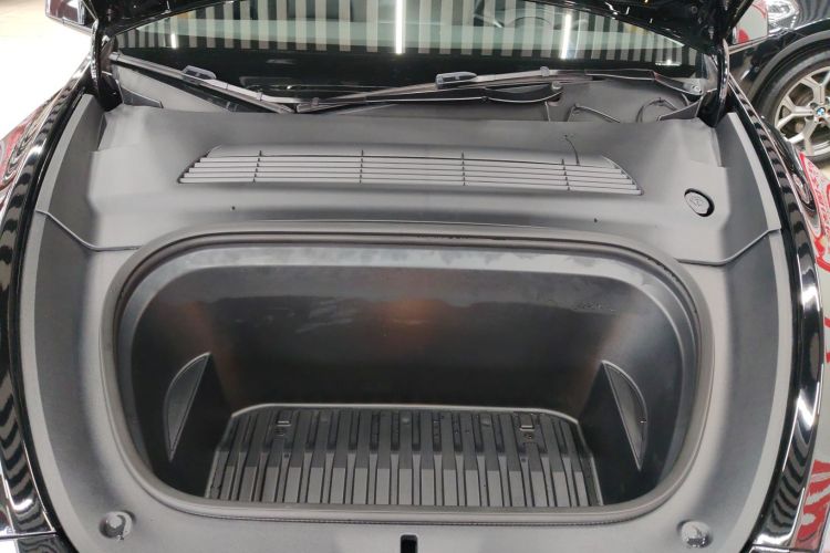 特斯拉 Model Y 2022款 改款 后轮驱动版机舱底盘24