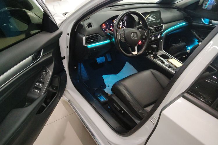 本田 雅阁 2022款 260TURBO 豪华版中控内饰7003