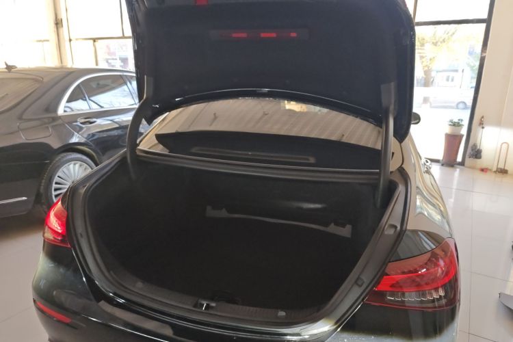 奔驰E级 2023款 E 260 L 4MATIC机舱底盘23