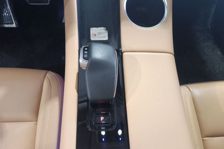 鸿蒙智行 问界M5 2022款 增程四驱性能版中控内饰18