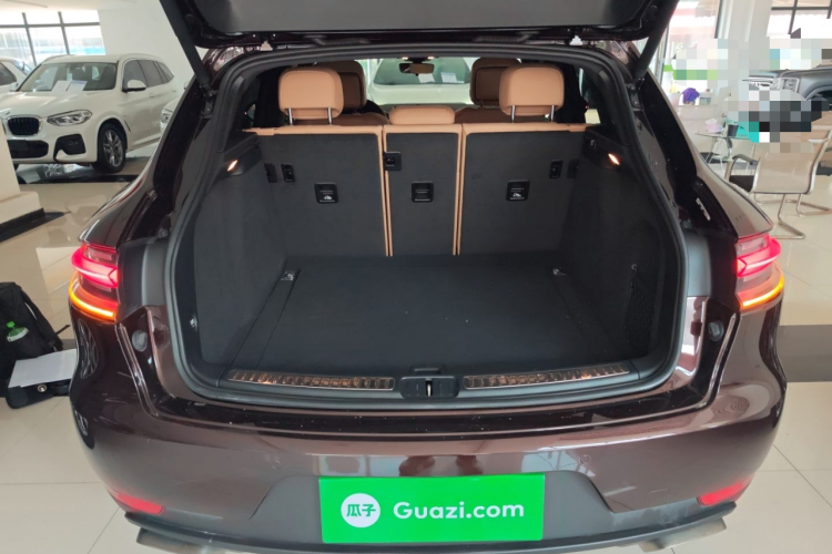 保时捷 2018款 Macan 2.0T机舱底盘23