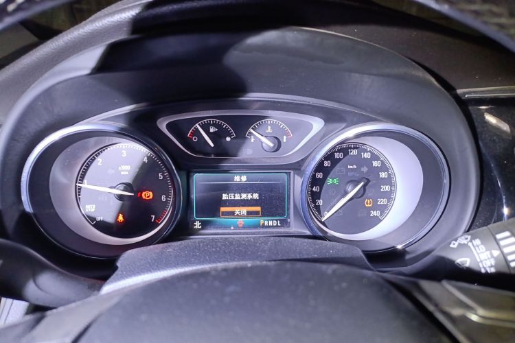 别克 昂科威 2018款 20T 两驱豪华型中控内饰14