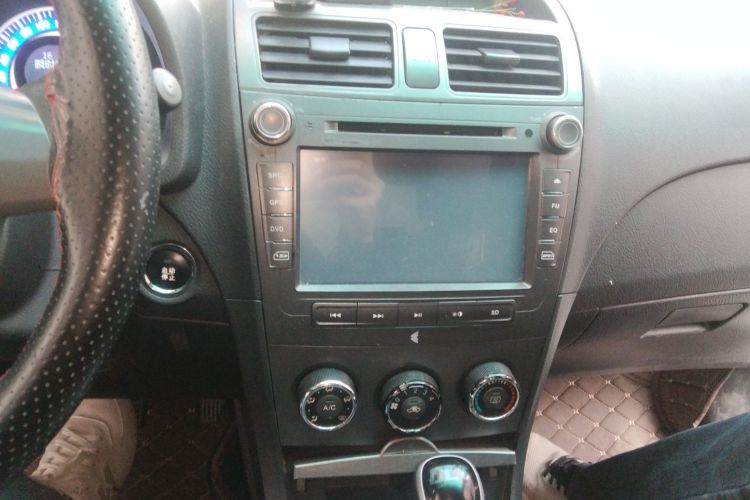 比亚迪L3 2015款 节能版 1.5L 自动舒适型中控内饰16