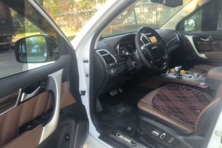 哈弗H9 2017款 2.0T 汽油四驱尊享型 5座中控内饰20