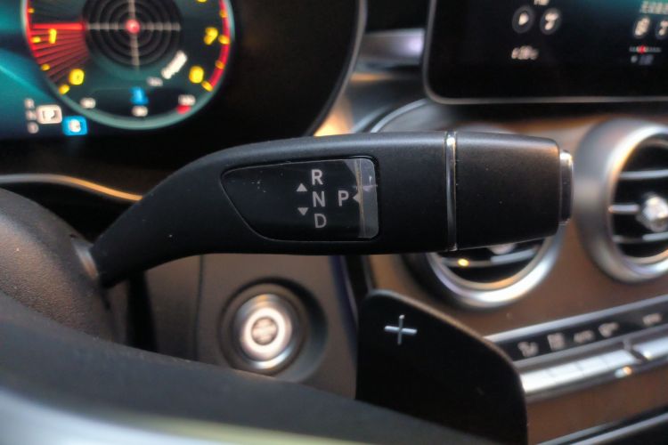 奔驰GLC 2020款 GLC 260 L 4MATIC 豪华型中控内饰18