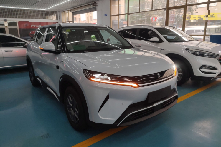 比亚迪 元UP 2025款 智驾版 401KM 活力版车身外观6002