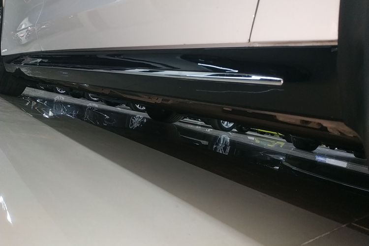 鸿蒙智行 智界S7 2024款 Ultra 四驱旗舰版局部细节9001