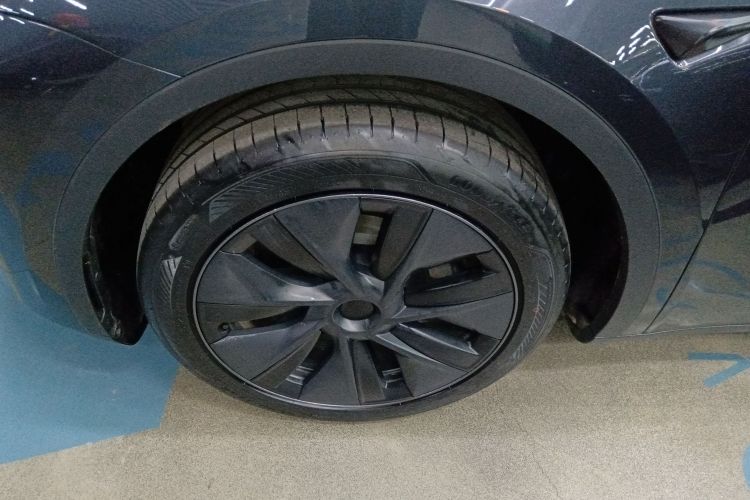 特斯拉 Model Y 2024款 后轮驱动版车身外观6007