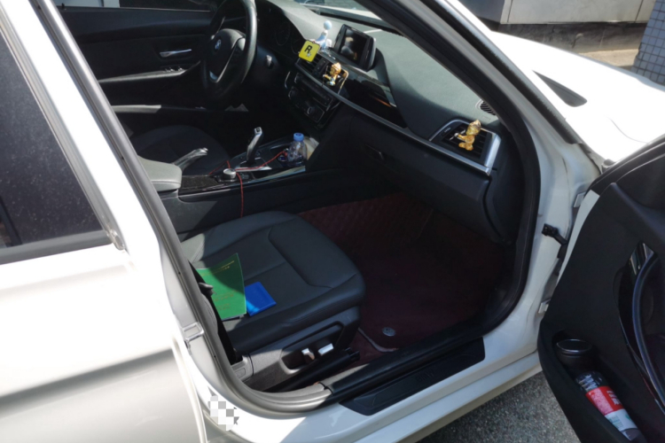 宝马3系 2016款 316i 时尚型局部细节9005